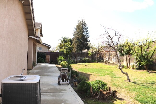 Building Photo - 2346 E Early Ave