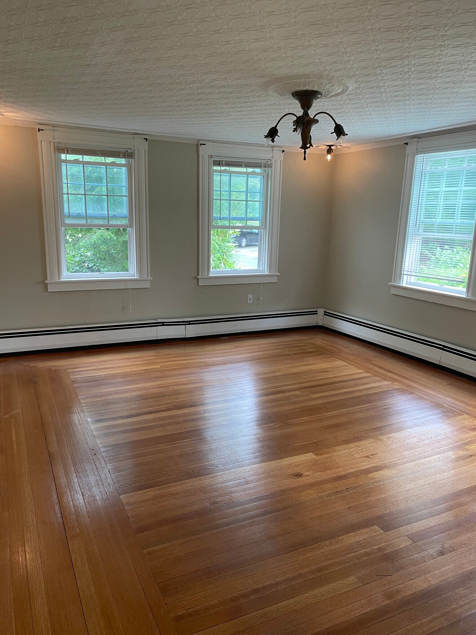 15x13 - 59 Carlisle St