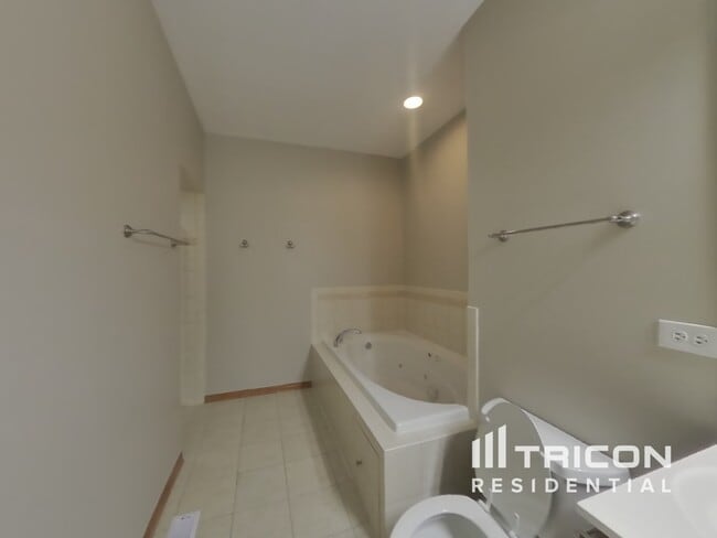 Building Photo - 593 Prairie Crossing Dr