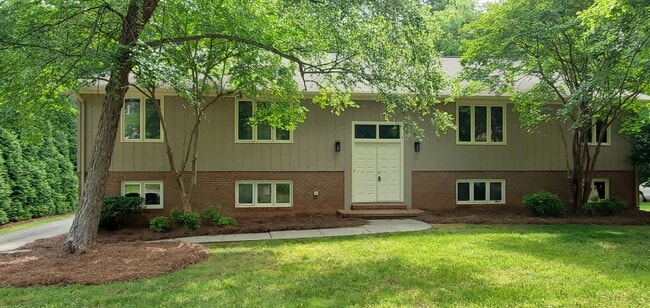 Primary Photo - 4 Bedroom 3 Bathroom House