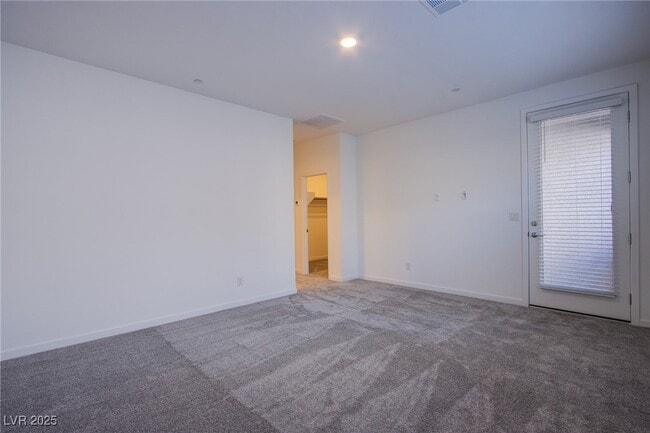 Building Photo - 139 Aqua Cmns