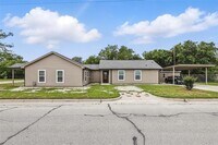 Building Photo - 2349 Beaumont St
