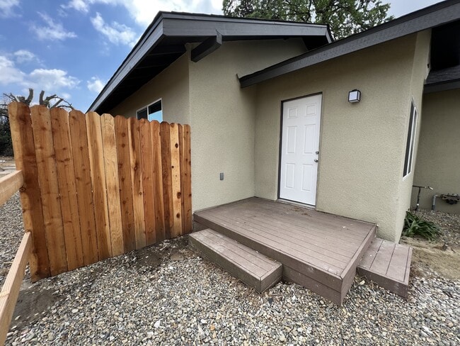 Building Photo - 28994 Rd 168
