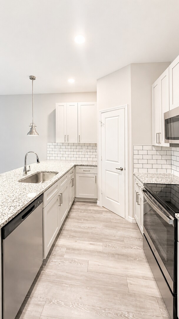 Building Photo - Hidden Gem! Beautiful 3/2 Duplex