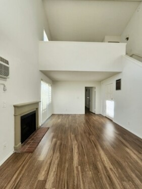 Interior Photo - 3619 Clarington Ave