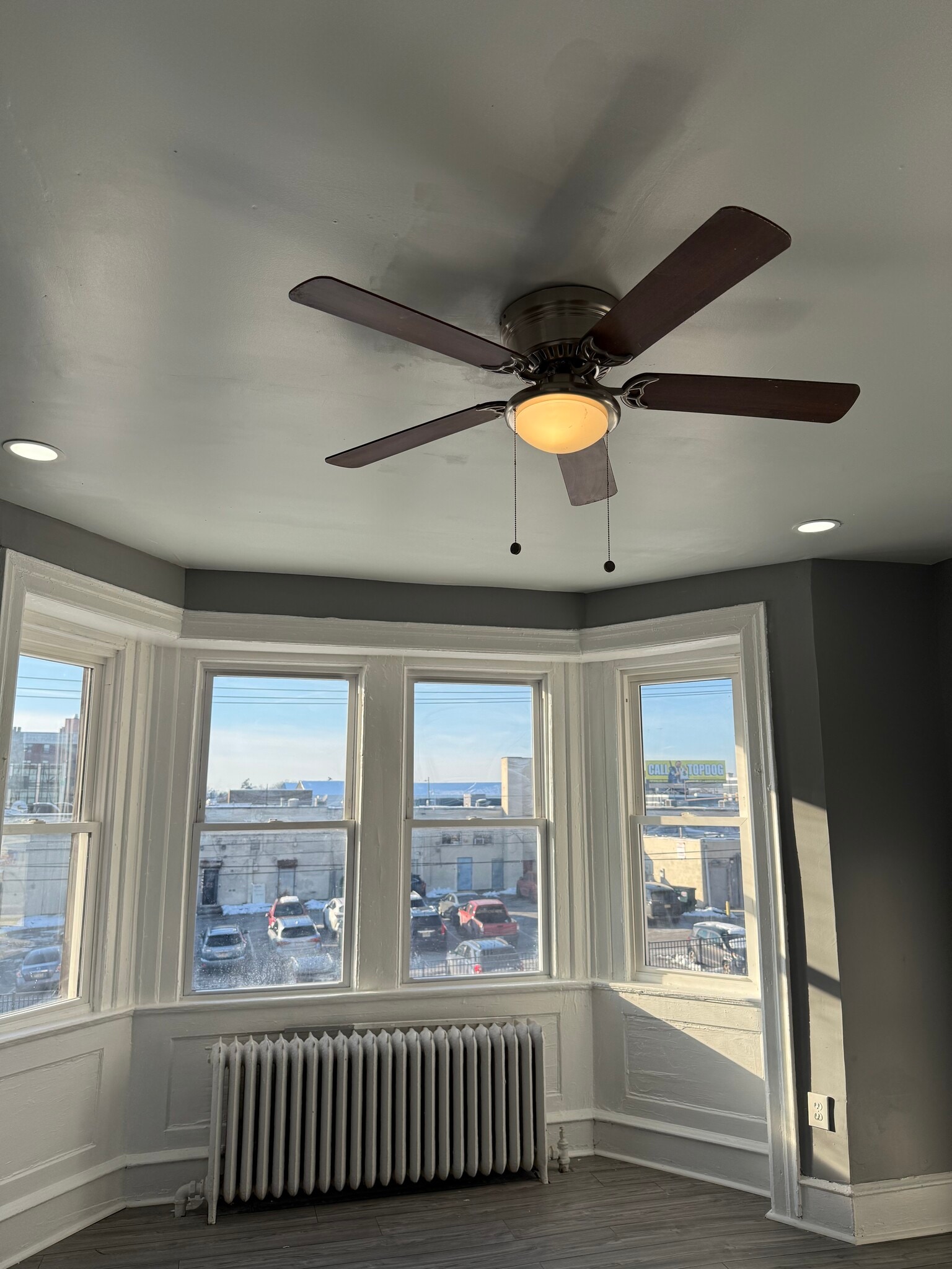 Building Photo - 5719 N Park Ave