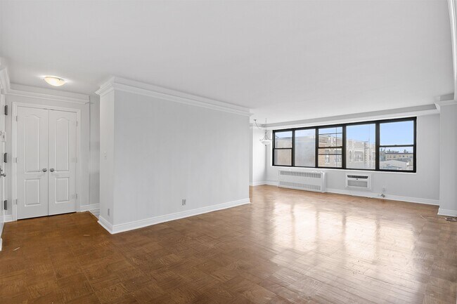 Building Photo - 500 Central Ave