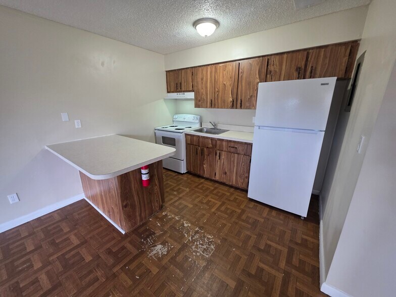 Building Photo - 5130 SE 29th St