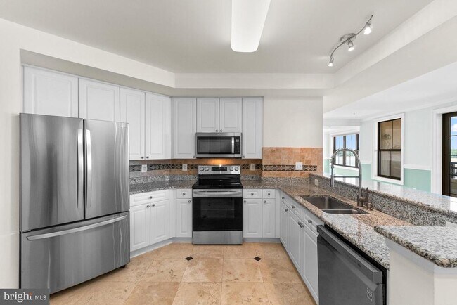 Building Photo - 485 Harbor Side St