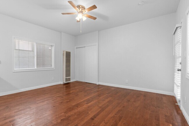 Interior Photo - 442 Cedar Avenue