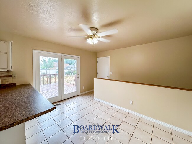 Building Photo - Great 5 Bed Now Available in Riverton