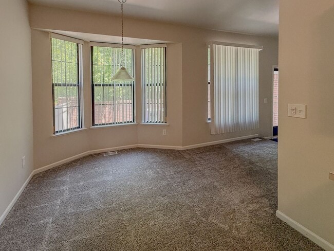 Building Photo - Spacious Condominium