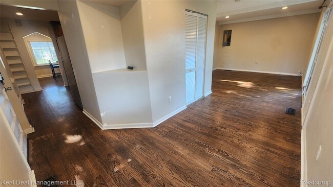 Building Photo - 30066 Brentwood St