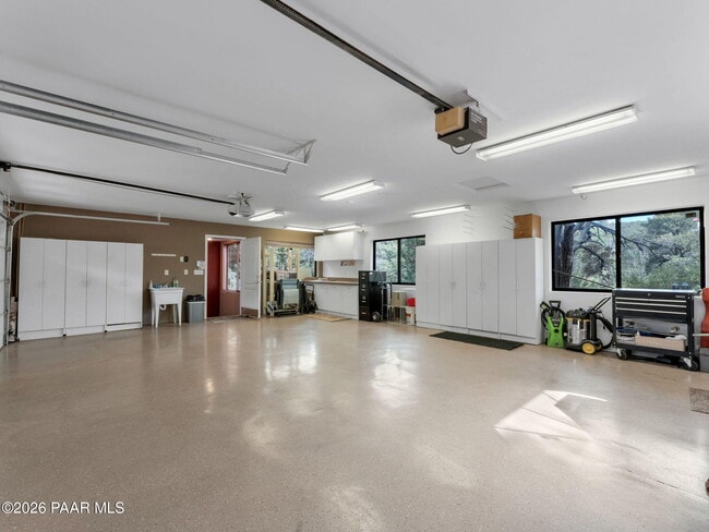 Building Photo - 3160 Rainbow Ridge Dr