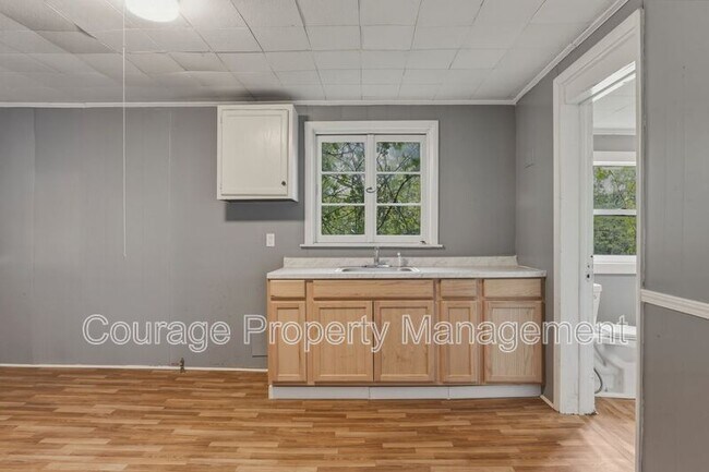 Building Photo - 291 Sunset Dr