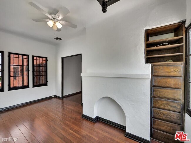 Building Photo - 3 br, 2 bath Condo - 6135 W 6th St