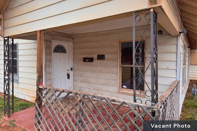 Building Photo - Charming 3 Bed 1 Bath in Hospital District