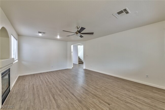 Building Photo - 949 Medina De Leon Ave