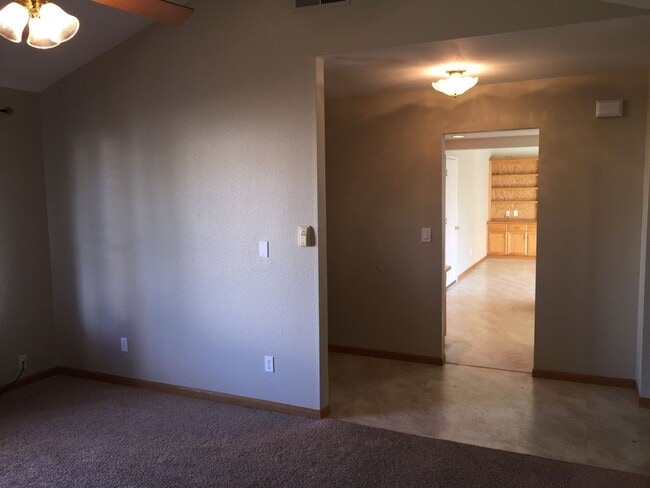 Building Photo - Clean Large 4 Bedroom 2 Bathroom Home For Rent - Section 8 Vouchers Accepted.