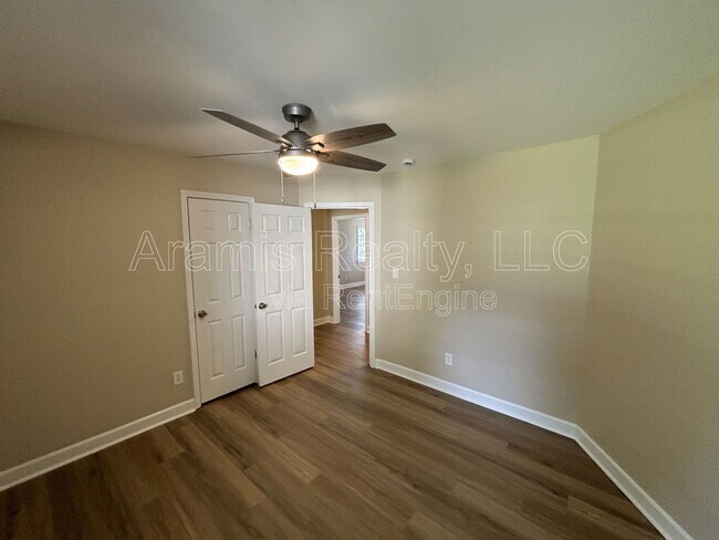 Building Photo - 3086 Drexel Ln