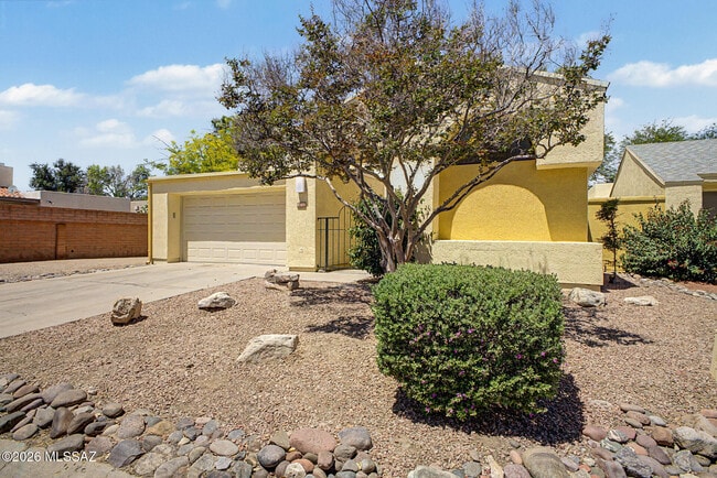 Building Photo - 5250 Woodspring Dr