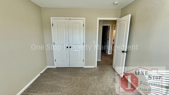 Building Photo - Gorgeous 4 bedroom, 2.5 bath home in Raymore!