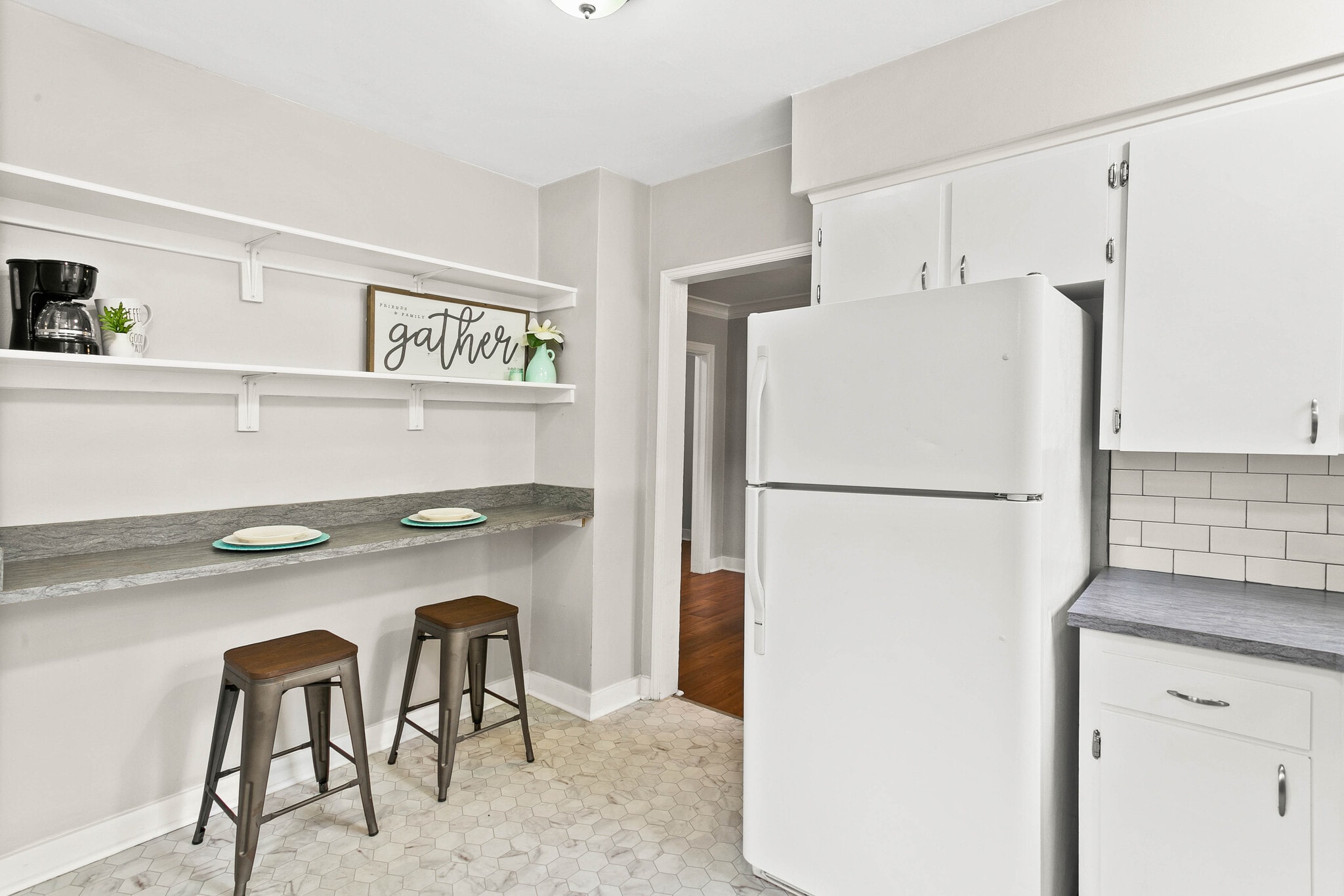 Kitchen - 307 E 29th Ave