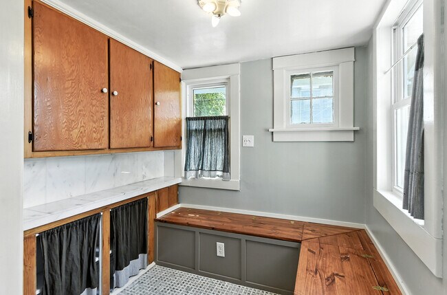 Building Photo - 2965 Harris Street