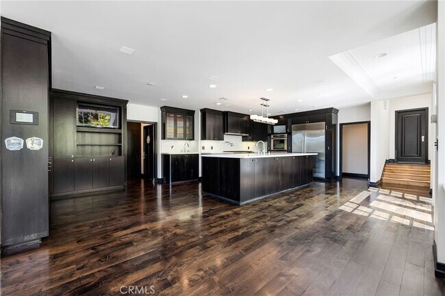 Building Photo - 4119 Dundee Dr