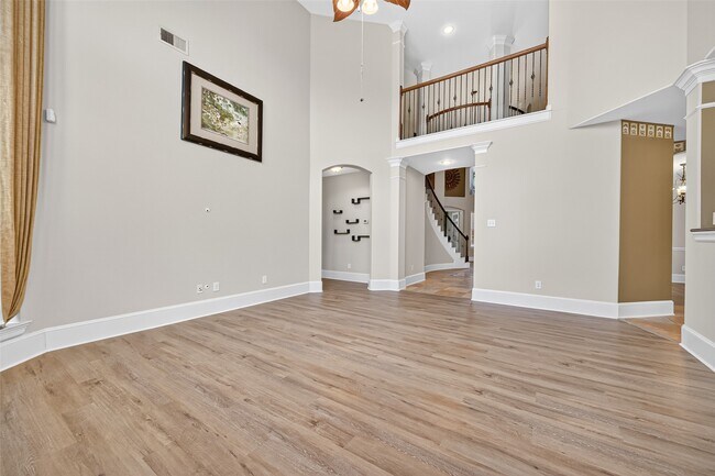 Building Photo - 9735 Lansing Meadows Dr