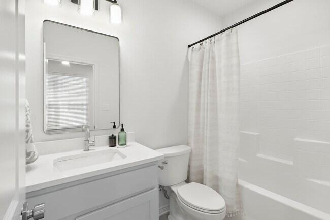 Building Photo - 307B Sterling St