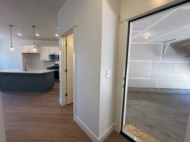 Building Photo - 5228 Acacia Dr