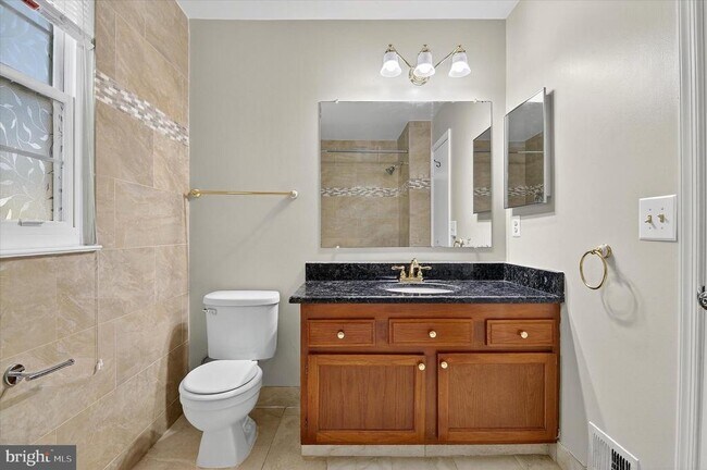 Building Photo - 18 Dudley Ct