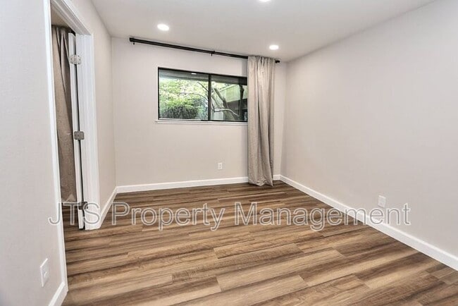 Building Photo - 3160 Watt Ave