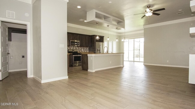 Building Photo - 14904 Tierra Escape Ave