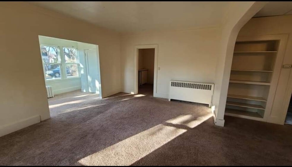 Building Photo - 819 11th St N