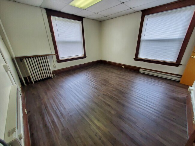 Building Photo - 639 W College Ave