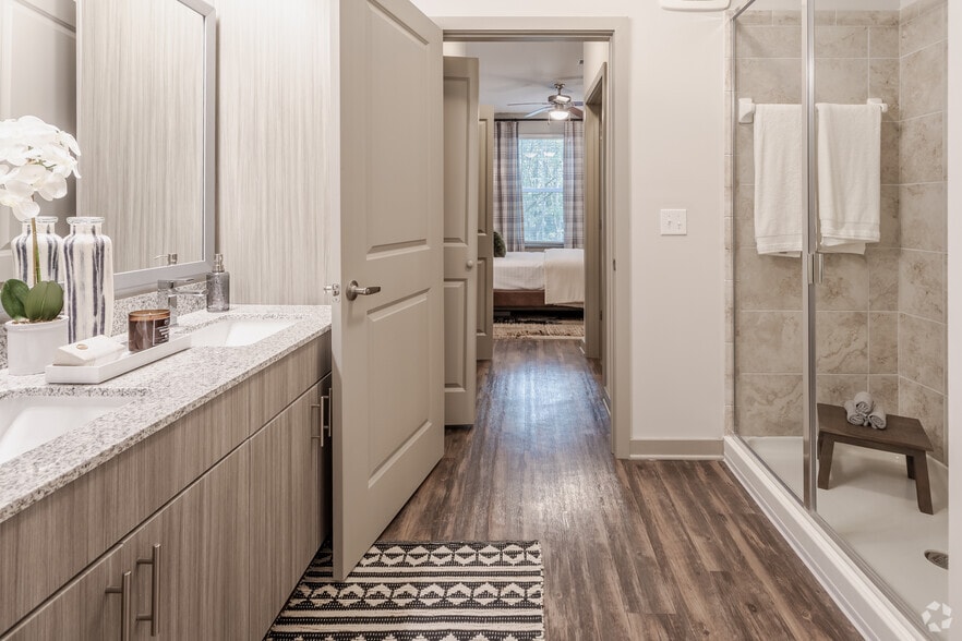 Master Bathroom - Grande Oaks Parc