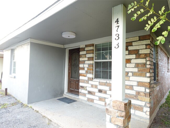 Primary Photo - 4721 Denmark St