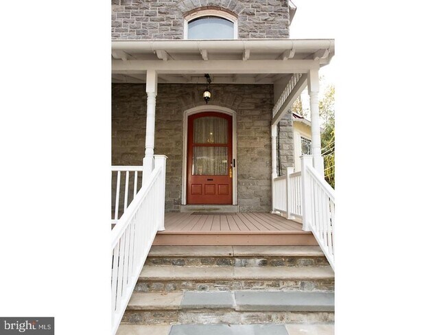 Building Photo - 436 N Church St