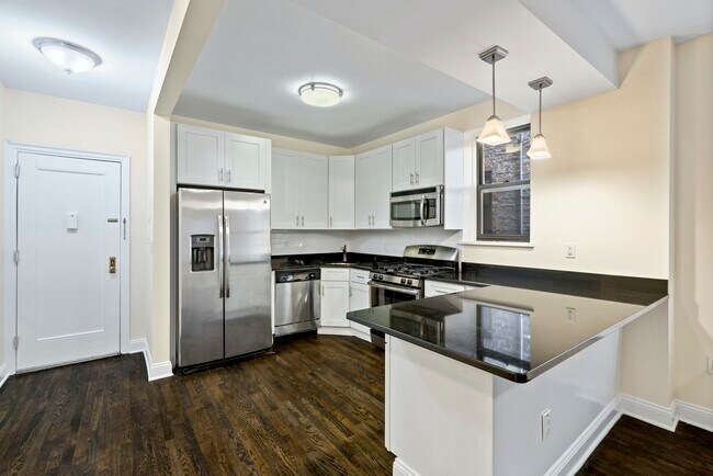 Primary Photo - 211 W 102nd St