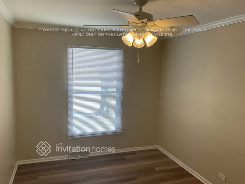 Building Photo - 416 Deerpath Dr