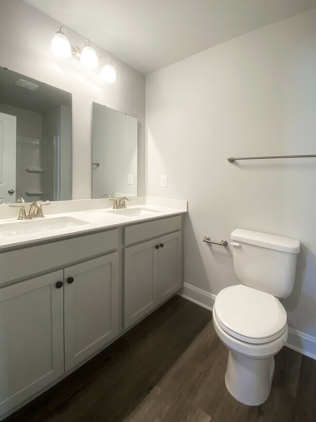 Building Photo - 7047 Shooting Star Way