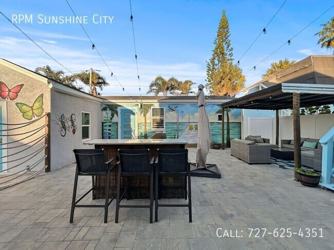 Building Photo - 14135 Palm St