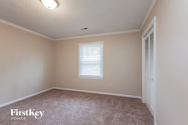 Building Photo - 2310 Fernridge Ln