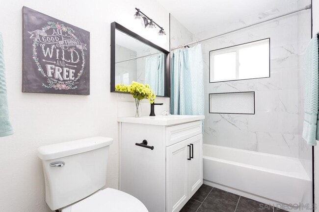 Building Photo - 534 Jeffree St