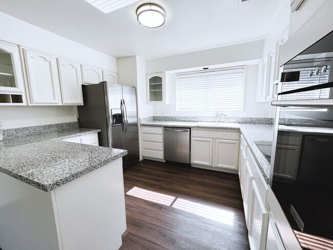 Building Photo - Turnkey 3-Bedroom Home with Modern Upgrade...