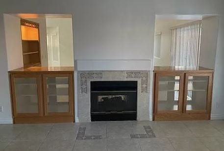 Building Photo - 730 Altacrest Dr
