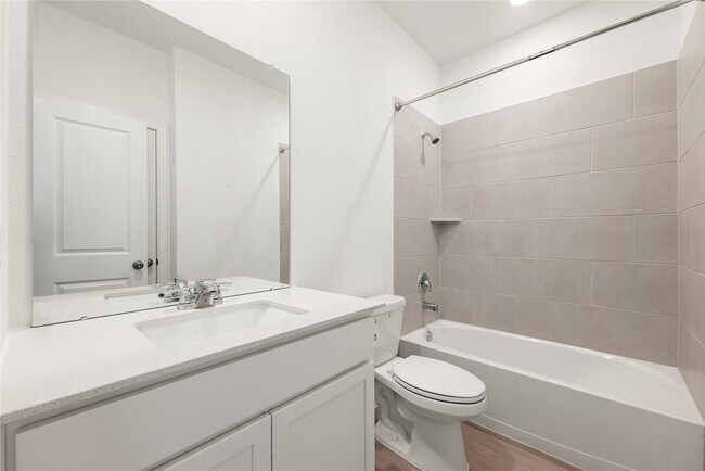 Building Photo - 13505 Harbor Pt Dr