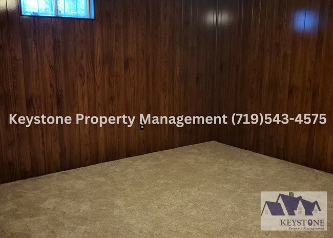 Building Photo - Sunset Park Rancher 3 Bedrooms/3 Bathrooms...